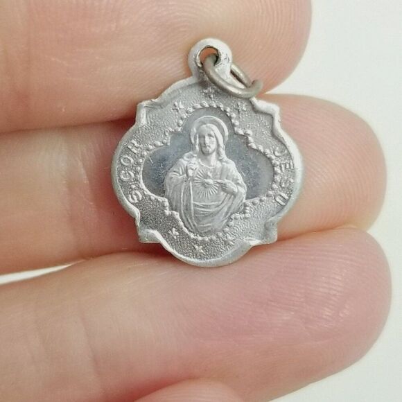 Vintage Jesus Religious Pendant Charm, Silver Tone Double Sided, Estate - Picture 7 of 8